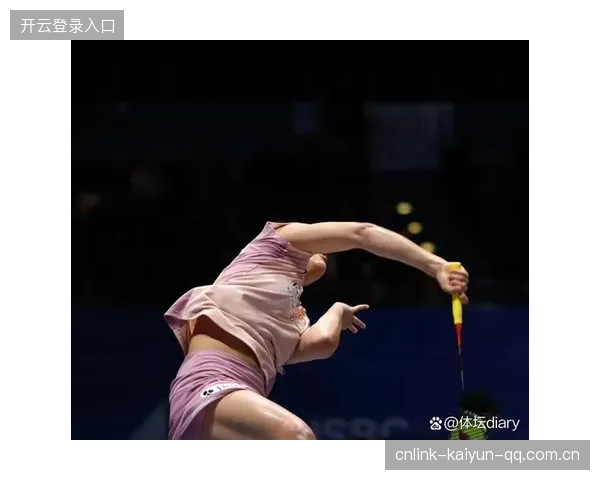 羽毛球少女紧张到球拍掉地——如何克服比赛中的紧张情绪？